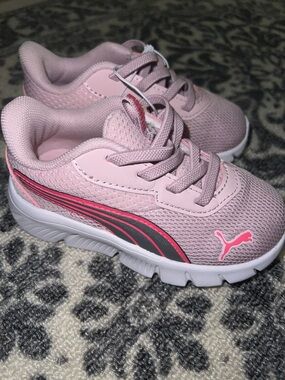 Puma Girls Tennis Shoes